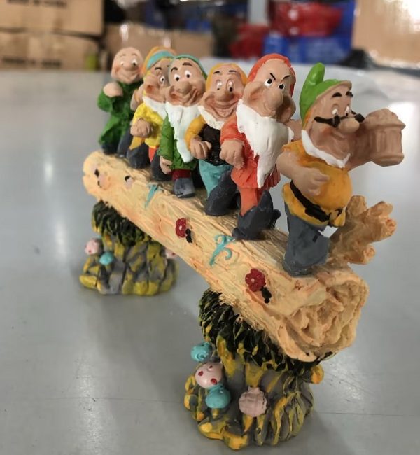 Resin Seven Dwarfs Gnome Garden Decor - Image 7